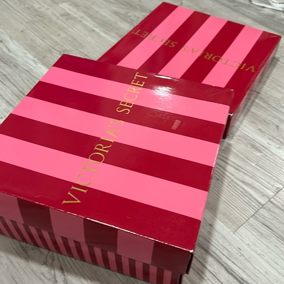 victorious secret new lot box and chanel ribbon - Picture 2 of 11